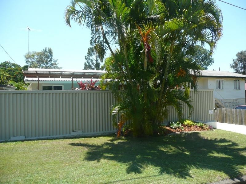 8  Empire Avenue, Manly QLD 4179