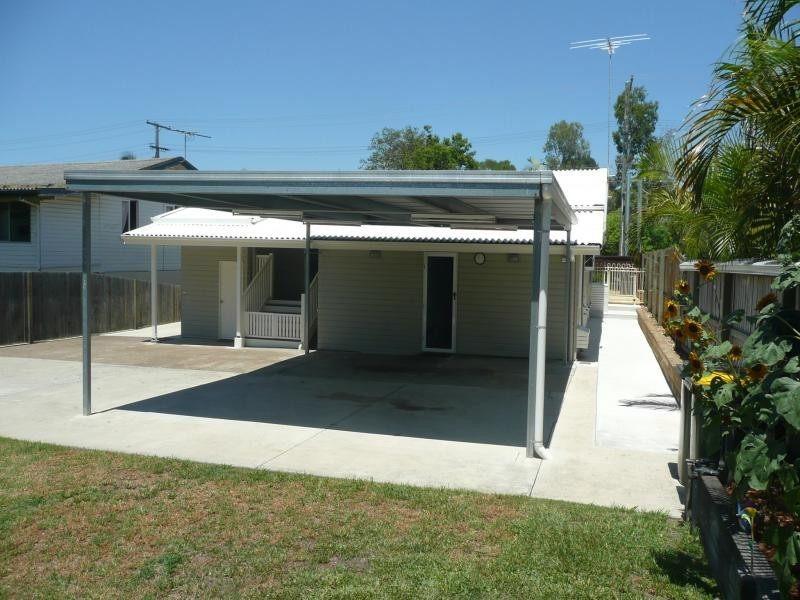 8  Empire Avenue, Manly QLD 4179