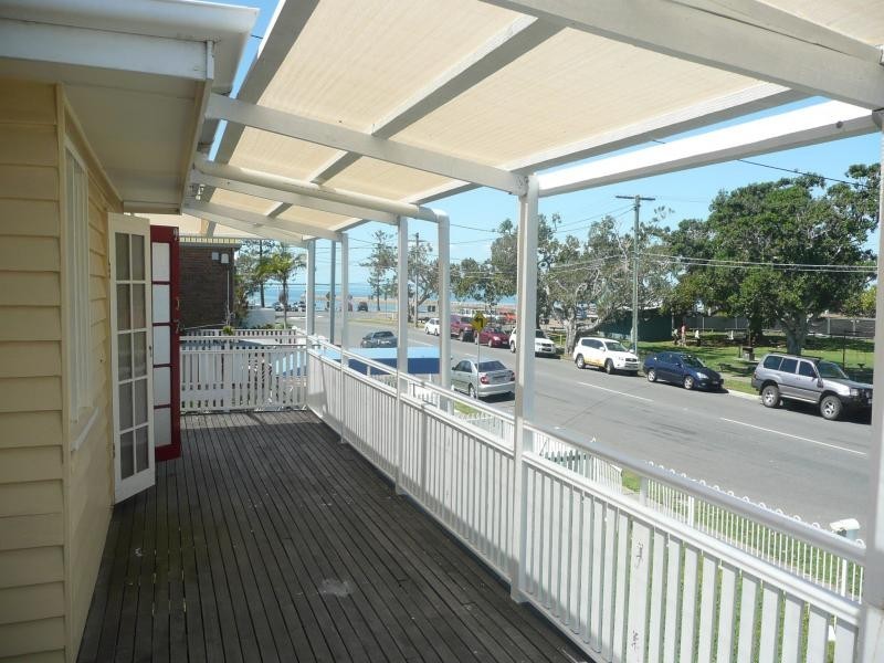 11 Glenora Street, Wynnum QLD 4178