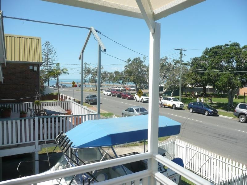 11 Glenora Street, Wynnum QLD 4178