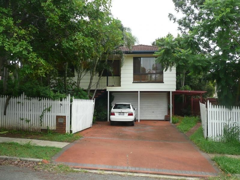 7 Caloundra Street, Manly West QLD 4179