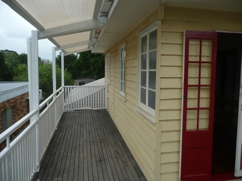 11 Glenora Street, Wynnum QLD 4178