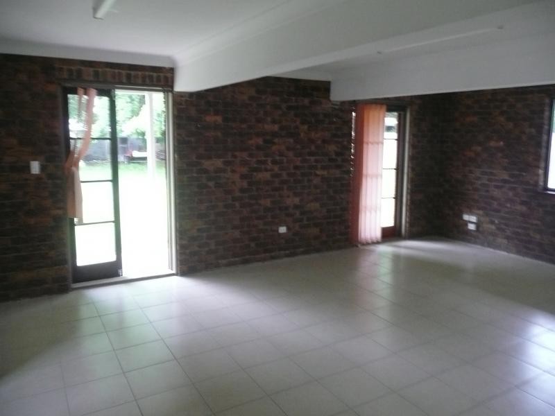11 Glenora Street, Wynnum QLD 4178