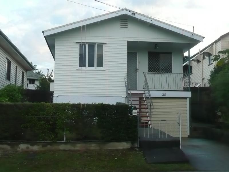 28 Buderim Street, Manly QLD 4179