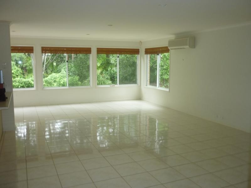 6 Earle Court, Tallai QLD 4213