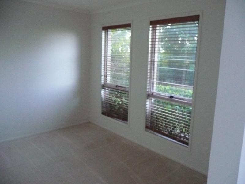 6 Earle Court, Tallai QLD 4213
