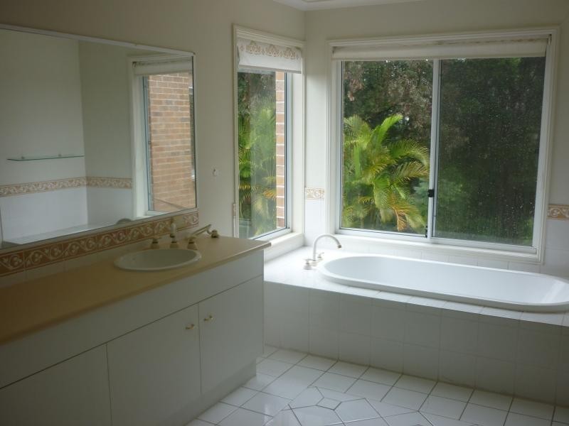 6 Earle Court, Tallai QLD 4213