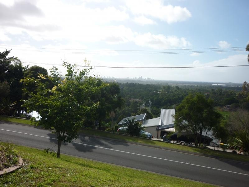 6 Earle Court, Tallai QLD 4213