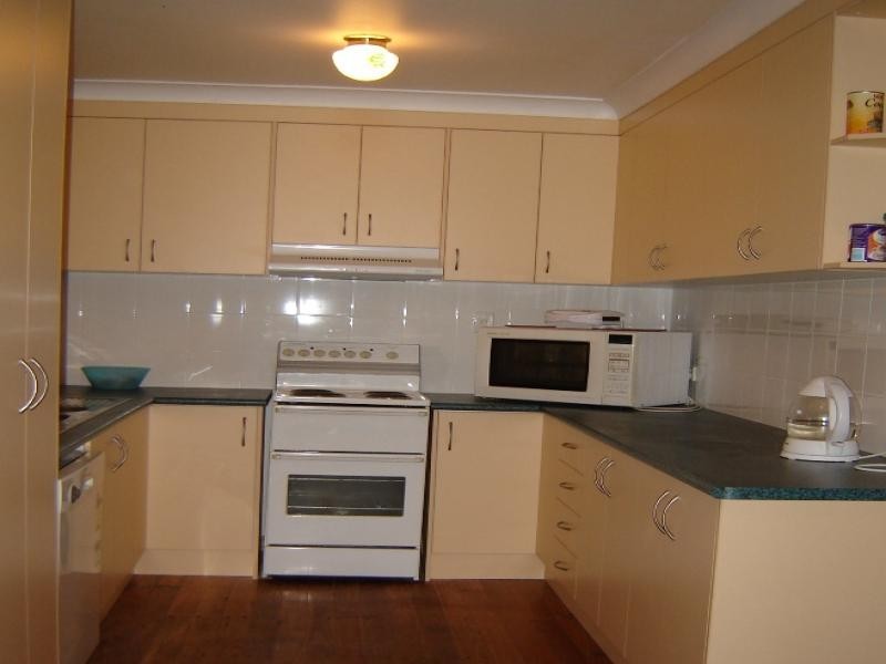 16 Clare Road, Kingston QLD 4114