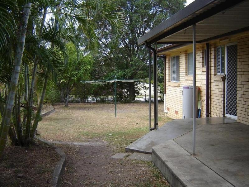 16 Clare Road, Kingston QLD 4114