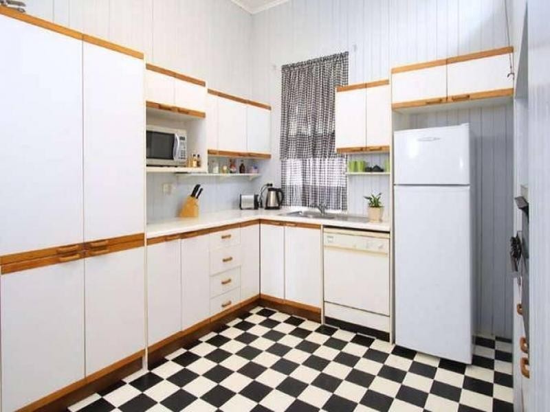 108 Gordon Parade, Manly QLD 4179