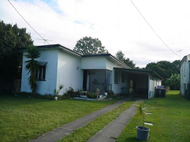 23 Kianawah Road, Wynnum West QLD 4178