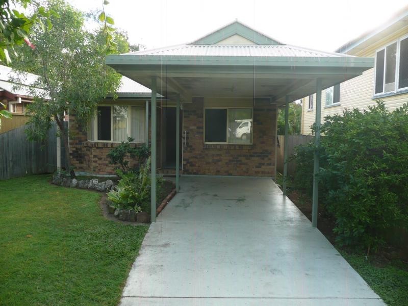 13 Bowering Street, Lota QLD 4179