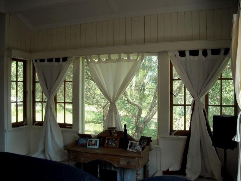 19 Cliff Tce, Macleay Island QLD 4184