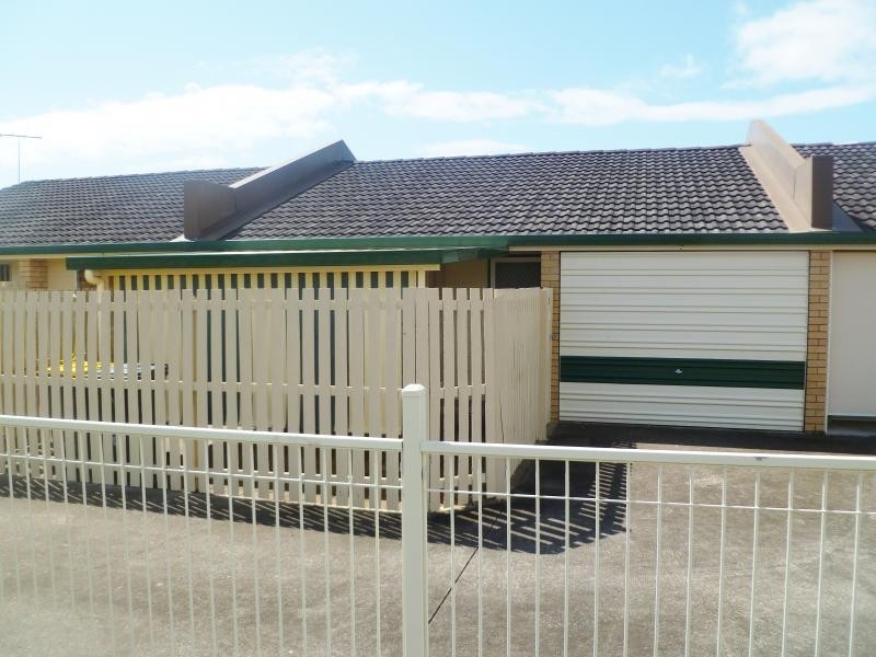 2/43 Drayton Terrace, Wynnum QLD 4178