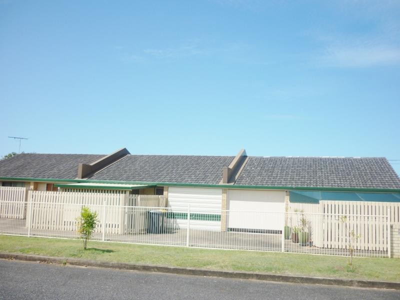 2/43 Drayton Terrace, Wynnum QLD 4178