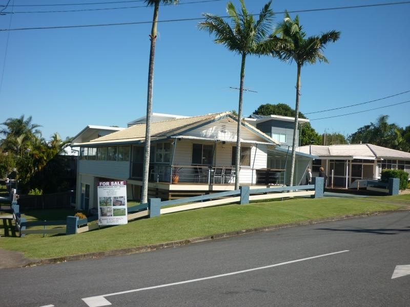 725 Esplanade, Lota QLD 4179