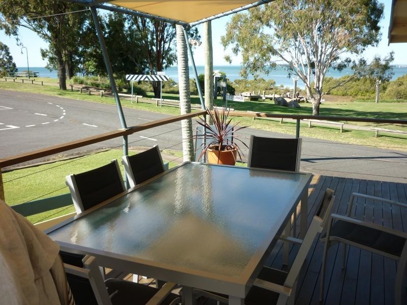725 Esplanade, Lota QLD 4179