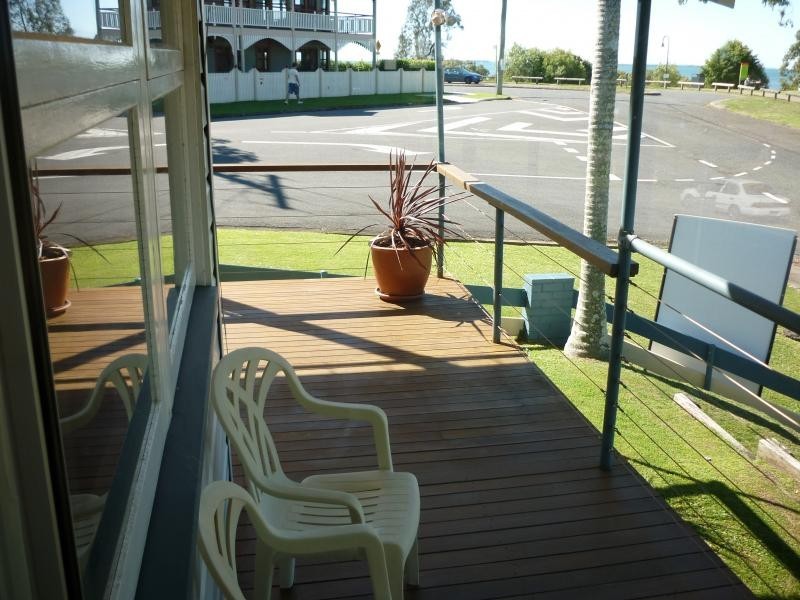 725 Esplanade, Lota QLD 4179