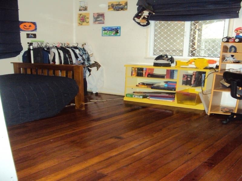 21 North Road, Wynnum West QLD 4178