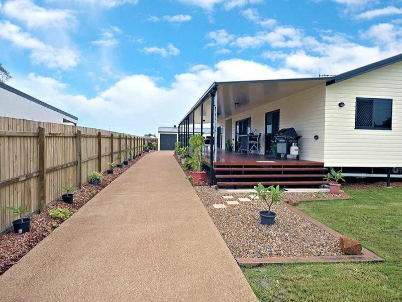 37 Powers Street, Burnett Heads QLD 4670