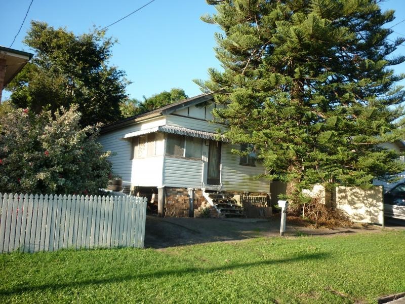 11 Carbethan Street, Manly QLD 4179