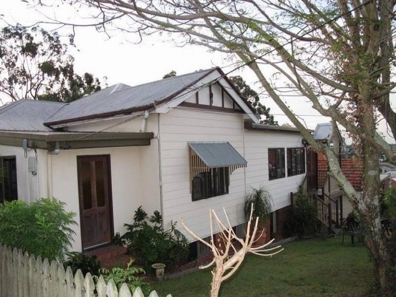 16 Taylor Street, Balmoral QLD 4171