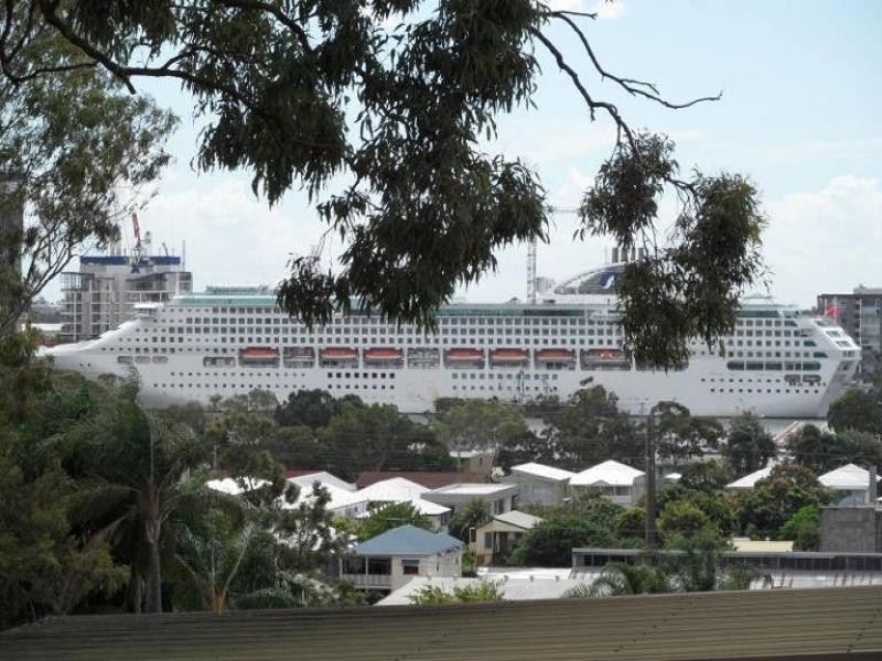 16 Taylor Street, Balmoral QLD 4171