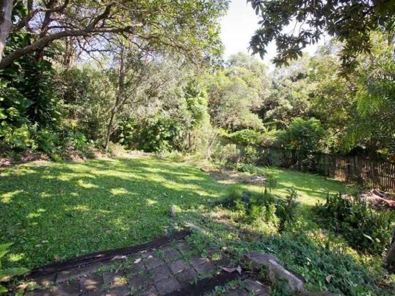 16 Taylor Street, Balmoral QLD 4171