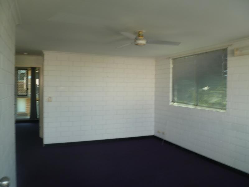 2/143 Melville Terrace, Manly QLD 4179