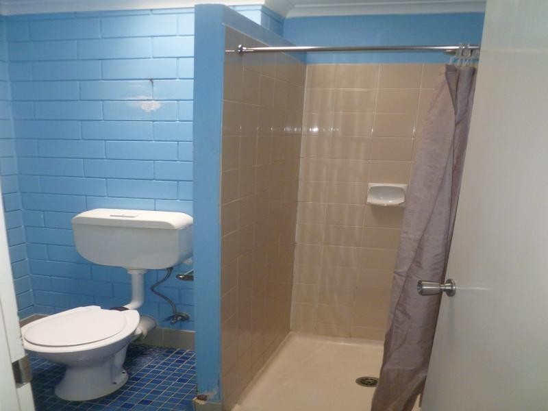 2/143 Melville Terrace, Manly QLD 4179