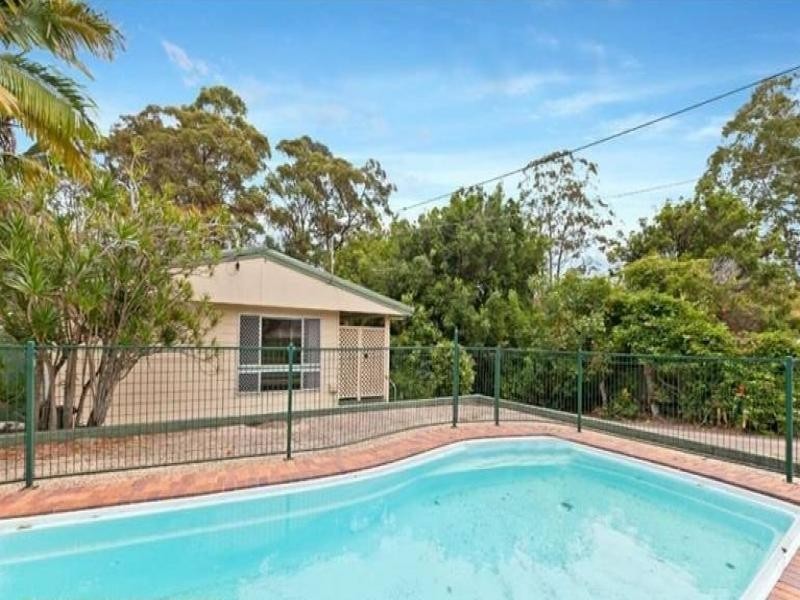 329 Redland Bay Road, Capalaba QLD 4157