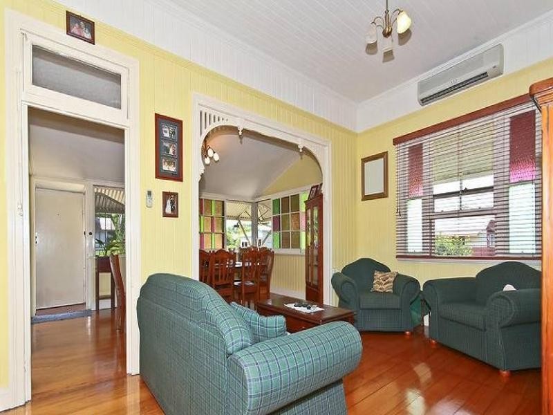 42 Emsworth Street, Wynnum QLD 4178