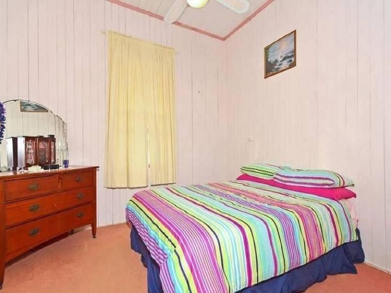 42 Emsworth Street, Wynnum QLD 4178