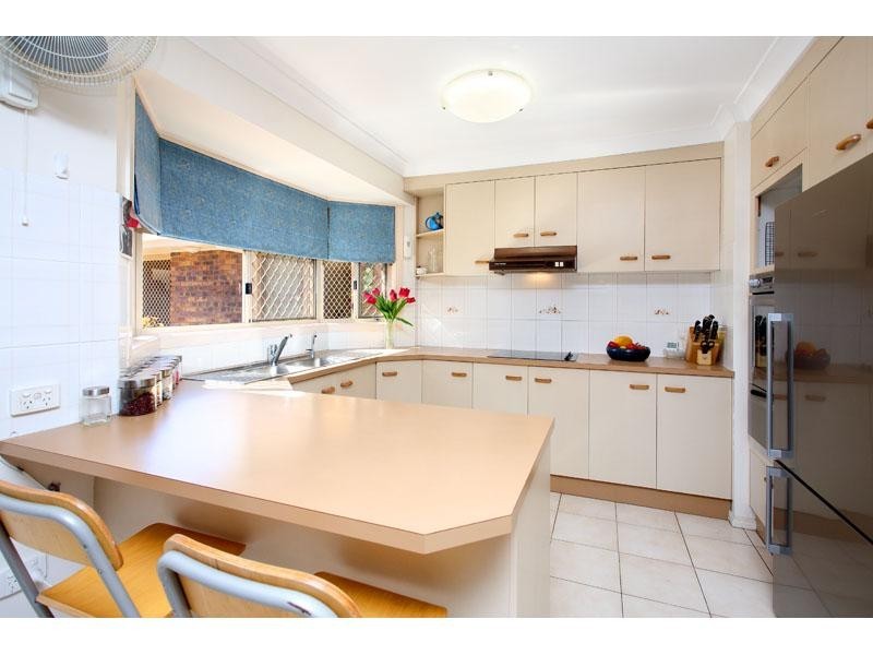 6 Wallen Place, Wynnum West QLD 4178