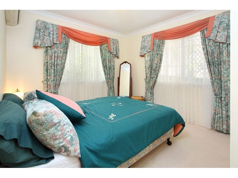 6 Wallen Place, Wynnum West QLD 4178