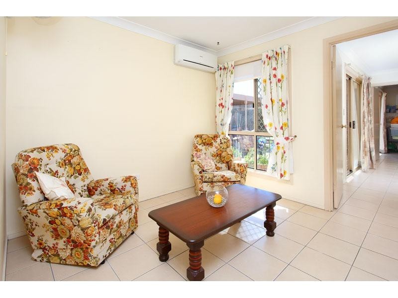 6 Wallen Place, Wynnum West QLD 4178