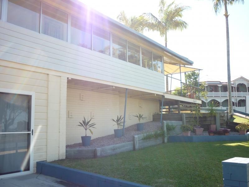 725 Esplanade, Lota QLD 4179