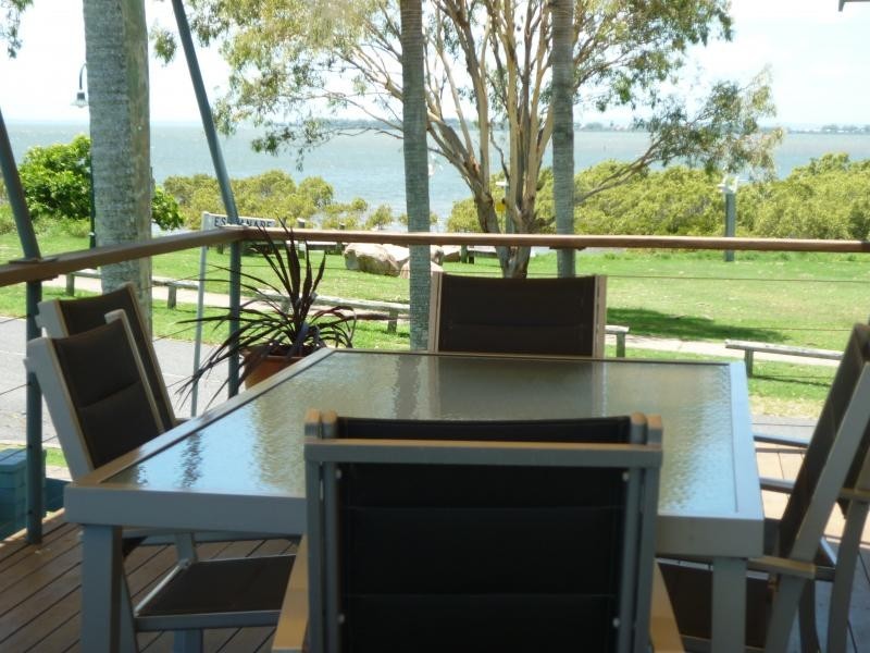 725 Esplanade, Lota QLD 4179