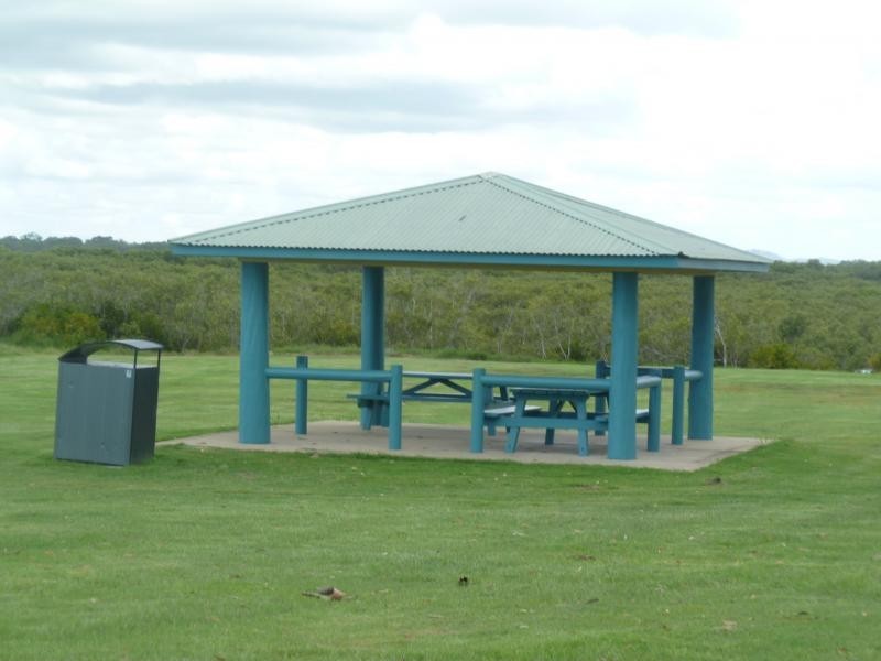 725 Esplanade, Lota QLD 4179