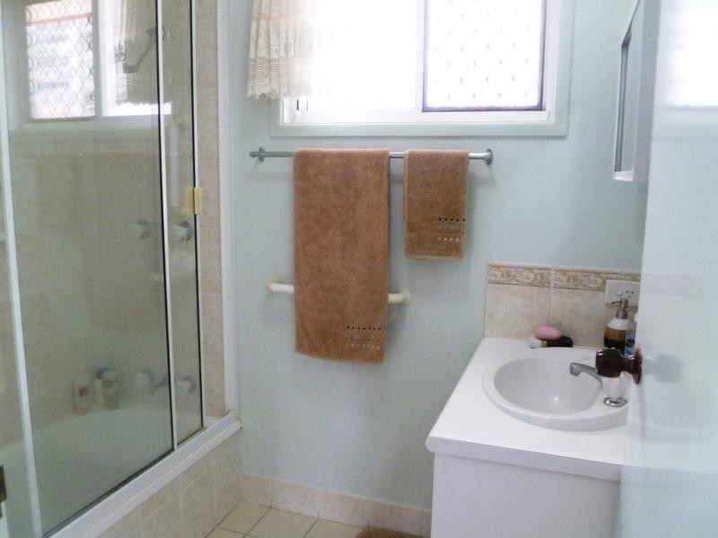 2 Ford Court, Carindale QLD 4152