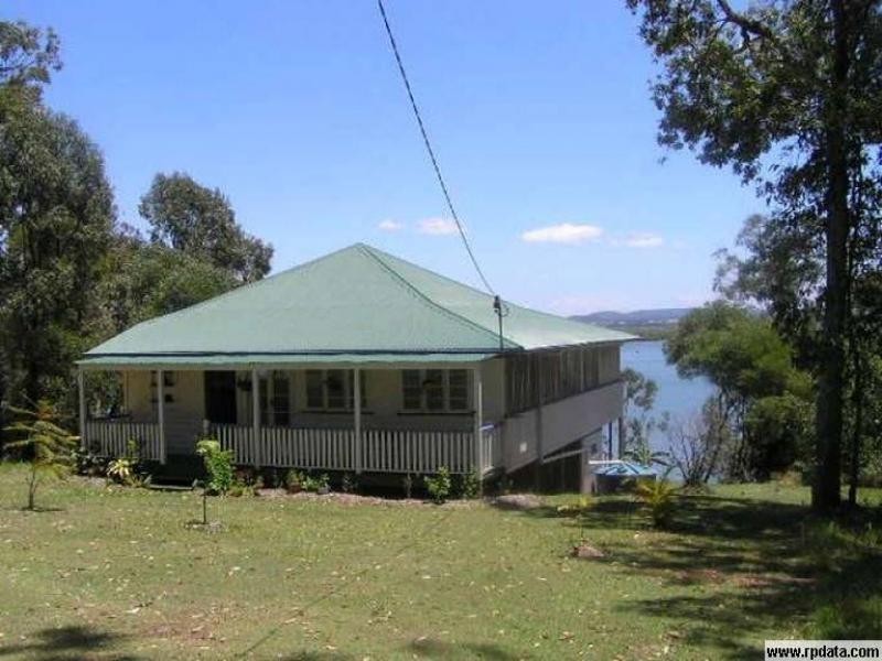19 Cliff Terrace, Macleay Island QLD 4184