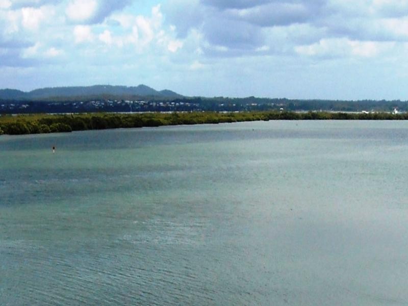 19 Cliff Terrace, Macleay Island QLD 4184