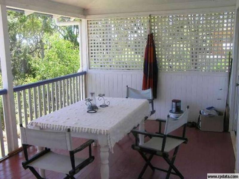 19 Cliff Terrace, Macleay Island QLD 4184