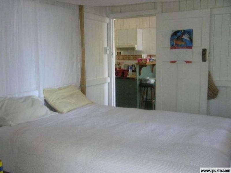 19 Cliff Terrace, Macleay Island QLD 4184