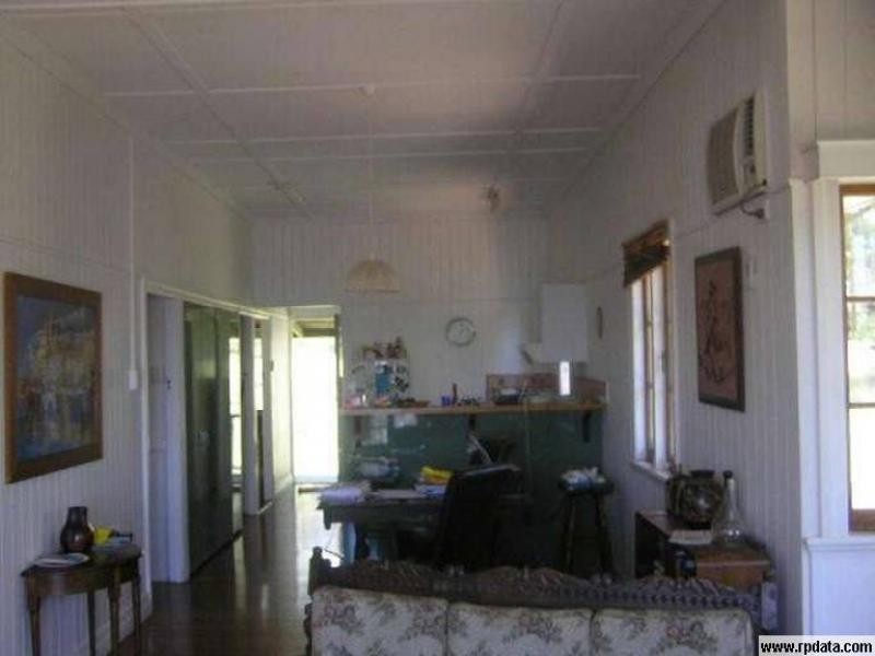 19 Cliff Terrace, Macleay Island QLD 4184