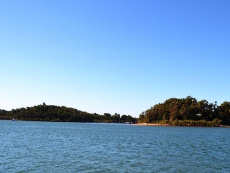 19 Cliff Terrace, Macleay Island QLD 4184