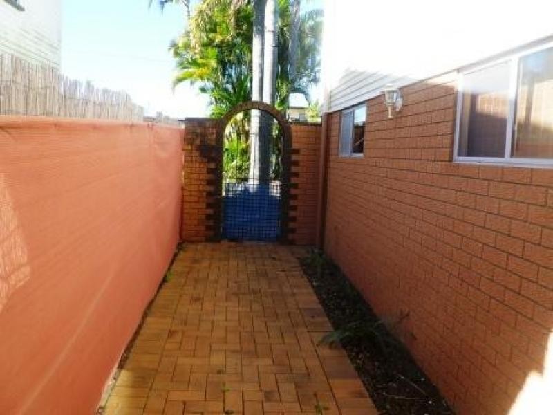 4 Suzanne Street, Wynnum West QLD 4178