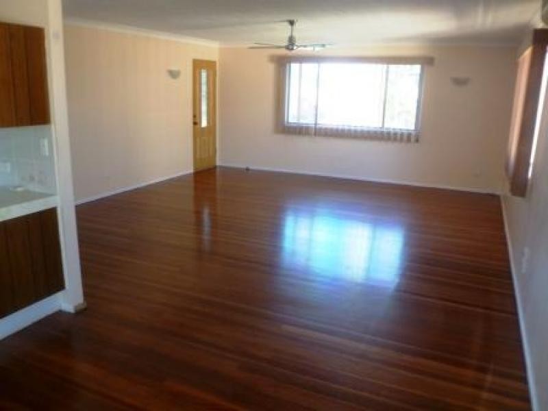 4 Suzanne Street, Wynnum West QLD 4178