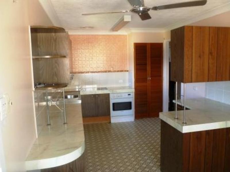 4 Suzanne Street, Wynnum West QLD 4178
